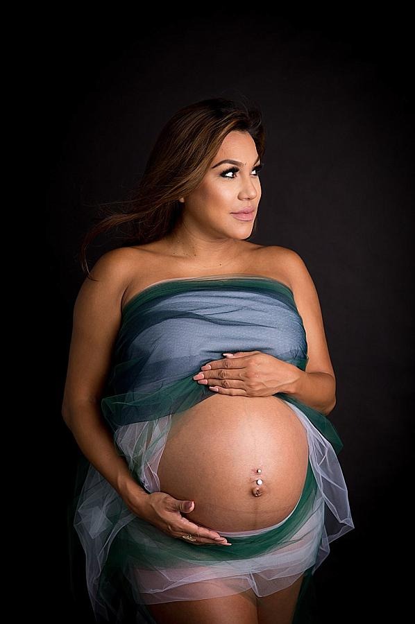 Embracing Motherhood: Capturing the Beauty of Maternity Photos
